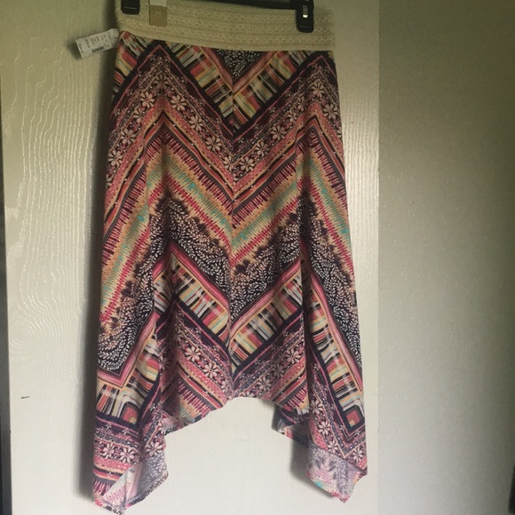 Maurice’s knee length skirt - Picture 2 of 3